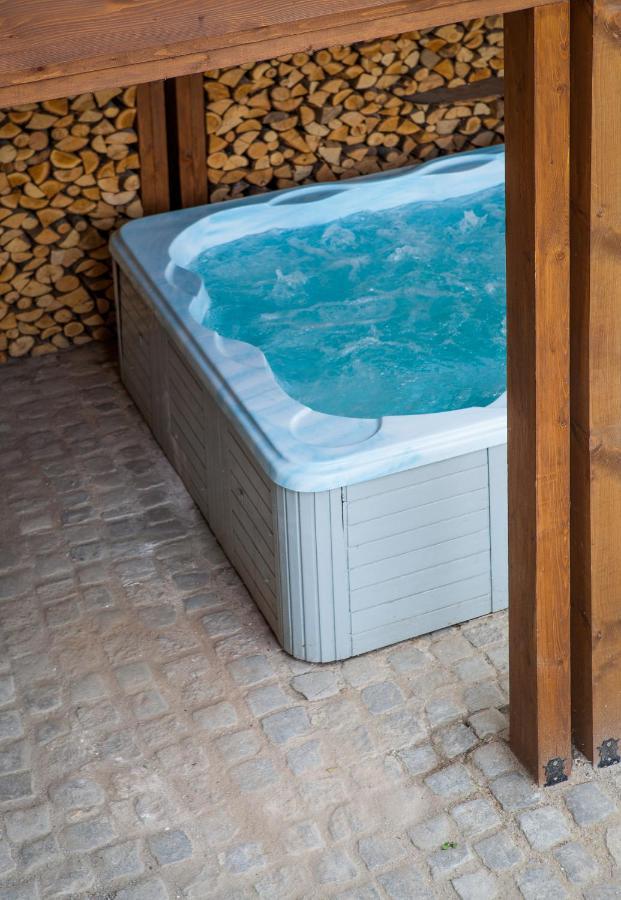 Къщи За Гости Сноуфлейк Snowflake Chalet And Snowflake Lodge Bansko Bagian luar foto