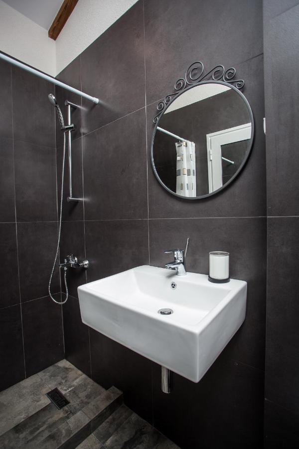 Къщи За Гости Сноуфлейк Snowflake Chalet And Snowflake Lodge Bansko Bagian luar foto