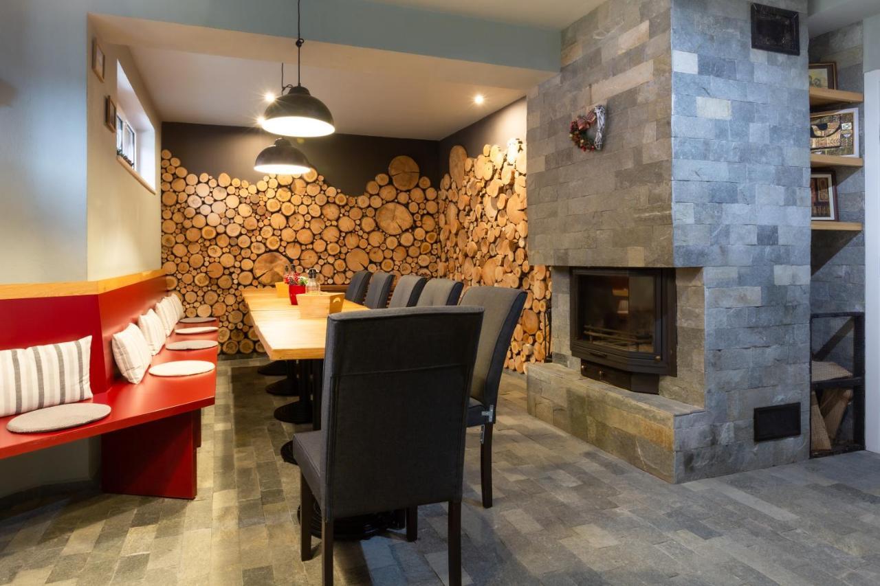 Къщи За Гости Сноуфлейк Snowflake Chalet And Snowflake Lodge Bansko Bagian luar foto